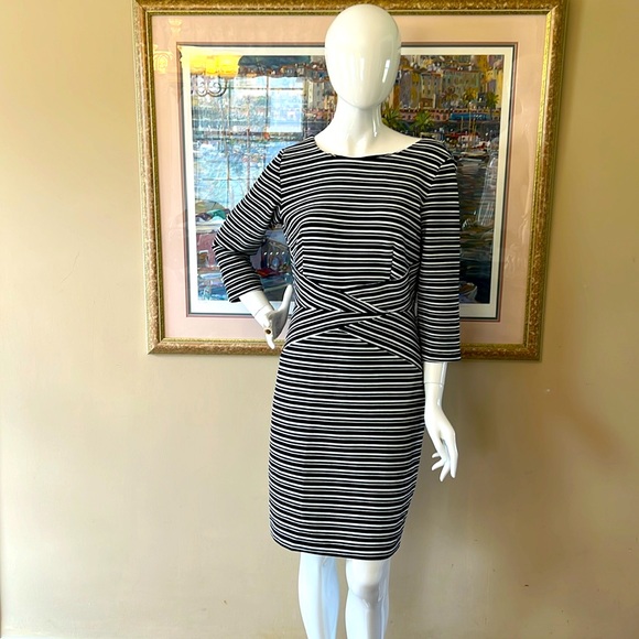 NAVY/WHITE DRESS - Picture 2 of 5